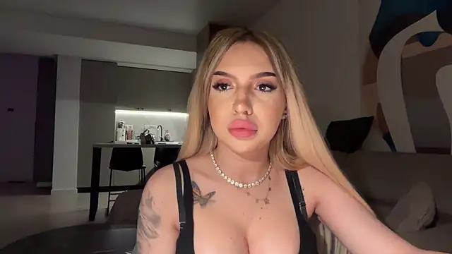 Snapshot of sexyanais chatting on May 9, 10:37 pm sexyanais online show from May 9, 10:37 pm
