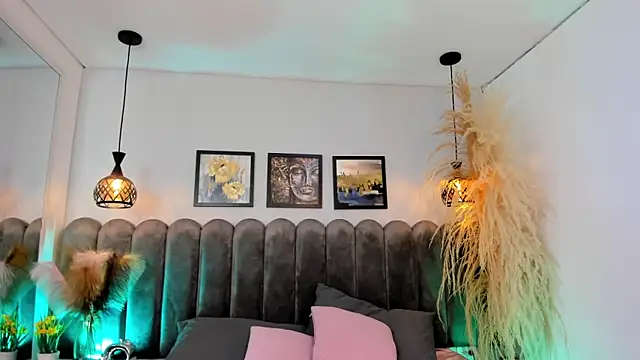 Snapshot of Viollet_xoxo chatting on October 3, 8:28 pm Viollet xoxo online show from October 3, 8:28 pm