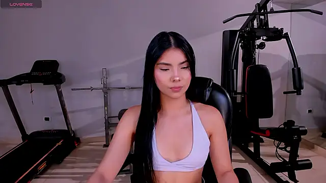 MiaLaurence online show from March 21, 6:55 pm