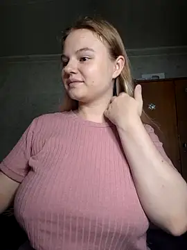 Snapshot of SlipperSherry chatting on September 8, 8:19 pm SlipperSherry online show from September 8, 8:19 pm