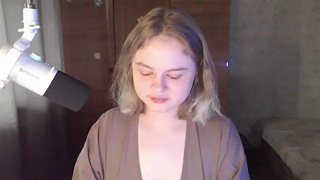 Snapshot of SlipperSherry chatting on October 2, 9:49 am SlipperSherry online show from October 2, 9:49 am