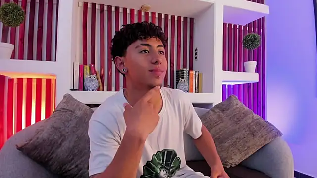 Snapshot of Troy_dalton chatting on September 15, 7:36 pm Troy dalton online show from September 15, 7:36 pm