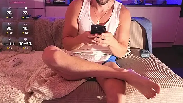 Snapshot of boiteasex chatting on June 27, 5:34 am boiteasex online show from June 27, 5:34 am