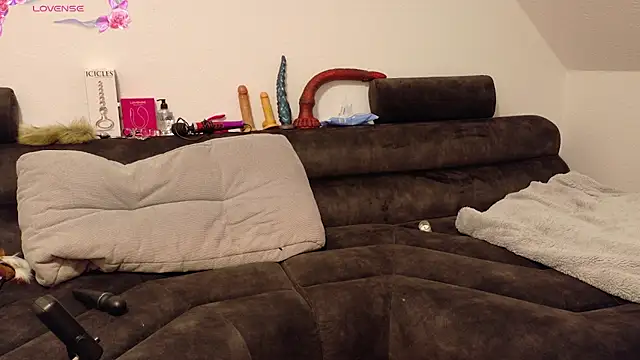 Snapshot of Melly4You chatting on September 22, 7:16 pm Melly4You online show from September 22, 7:16 pm