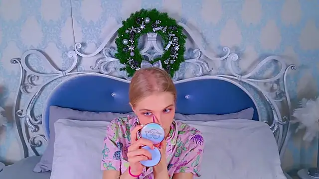 4example Chloe online show from December 3, 11:08 am