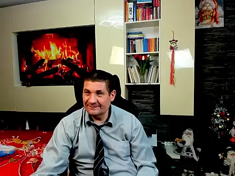 SpartacusDaddy48 online show from January 31, 11:03 pm