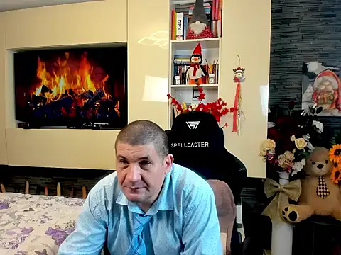 SpartacusDaddy48 online show from February 26, 4:39 pm