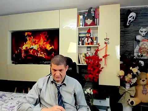 SpartacusDaddy48 online show from March 4, 10:38 pm