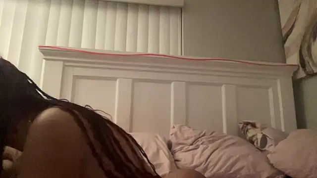 Snapshot of sweetnjuicyyy chatting on September 13, 7:52 am sweetnjuicyyy online show from September 13, 7:52 am