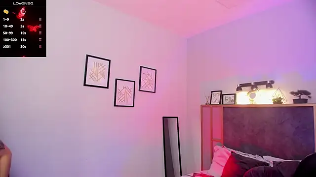 Snapshot of Azurra_amatto2 chatting on March 2, 8:26 pm Azurra amatto2 online show from March 2, 8:26 pm
