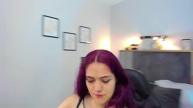 Snapshot of Azurra_amatto2 chatting on May 2, 8:25 pm Azurra amatto2 online show from May 2, 8:25 pm
