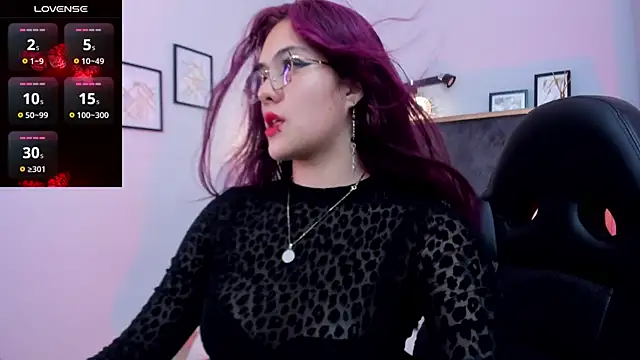 Snapshot of Azurra_amatto2 chatting on May 9, 8:36 pm Azurra amatto2 online show from May 9, 8:36 pm