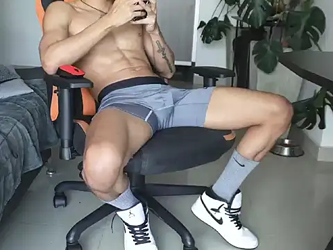 Vbenz28 online show from March 22, 12:52 pm