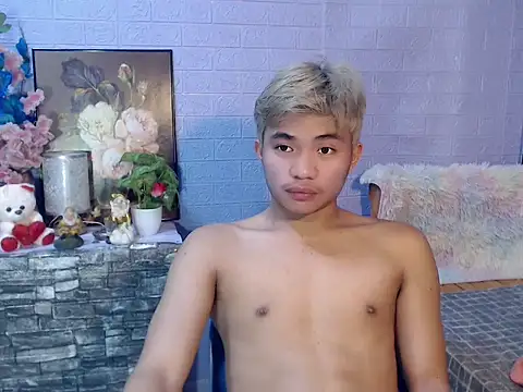 Snapshot of mostwantedtwink chatting on May 11, 10:43 am mostwantedtwink online show from May 11, 10:43 am