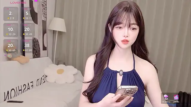 Snapshot of uikyy1 chatting on August 1, 8:13 am uikyy1 online show from August 1, 8:13 am
