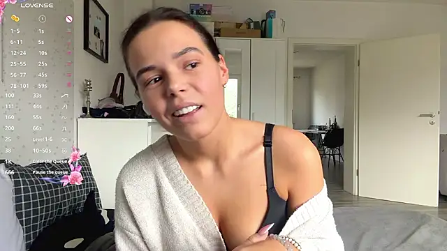 MaydaCornwall online show from February 10, 3:05 pm