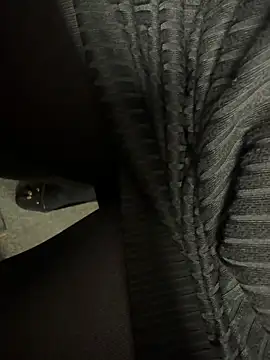 HiddenHoneyLDN online show from November 5, 3:45 pm