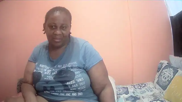 HUGEASSXXXXX online show from December 18, 4:07 am