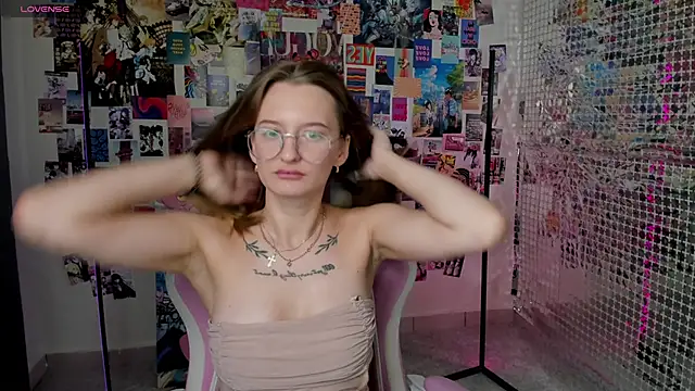 Snapshot of Maryyy_May chatting on September 9, 5:01 pm Maryyy May online show from September 9, 5:01 pm