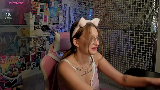 Snapshot of Maryyy_May chatting on September 15, 4:40 pm Maryyy May online show from September 15, 4:40 pm