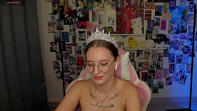 Snapshot of Maryyy_May chatting on September 18, 4:53 pm Maryyy May online show from September 18, 4:53 pm