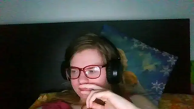 Moonolighta online show from September 22, 6:37 am