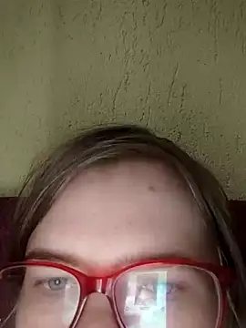 Moonolighta online show from October 18, 8:37 am