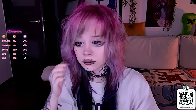 Snapshot of Lollyshy chatting on October 4, 10:35 am Lollyshy online show from October 4, 10:35 am