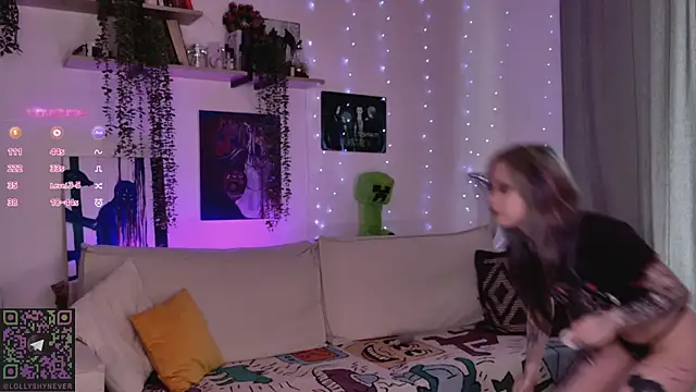 Lollyshy online show from February 20, 8:27 am