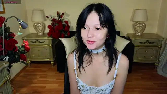 Snapshot of mimi_purrs chatting on October 1, 4:40 am mimi purrs online show from October 1, 4:40 am