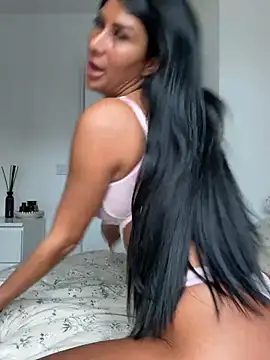 Snapshot of AriannaIsabellax chatting on June 10, 9:41 am AriannaIsabellax online show from June 10, 9:41 am