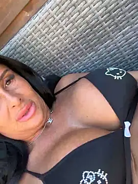 Snapshot of AriannaIsabellax chatting on June 22, 8:55 am AriannaIsabellax online show from June 22, 8:55 am