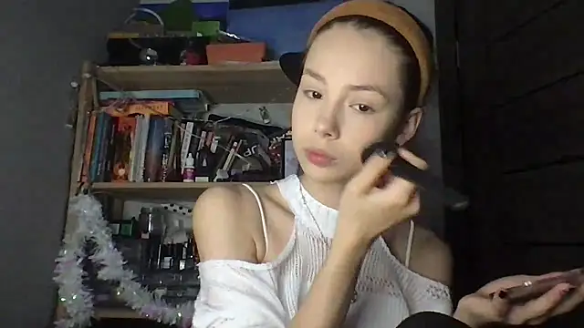 Yuna5343 online show from January 9, 9:05 pm