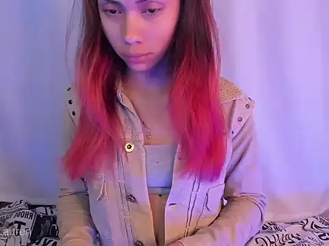 Laurenn 2 online show from November 17, 3:23 am