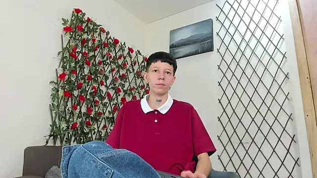 LiamBrown09 online show from July 18, 7:39 pm