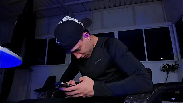 alexgiraldo   online show from October 22, 2:34 am