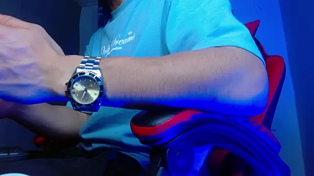 alexgiraldo   online show from May 7, 1:44 am