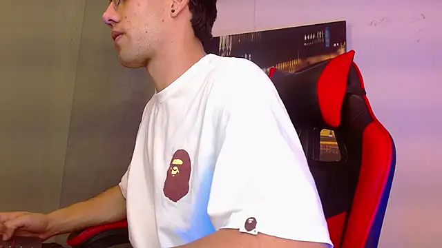 alexgiraldo   online show from May 10, 2:39 am