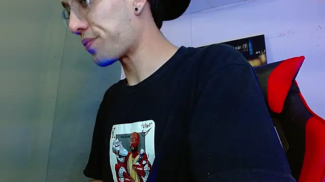 alexgiraldo   online show from May 21, 1:01 am