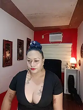 EmmaKantutera online show from August 1, 9:30 am