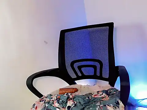 your hottest kim online show from March 16, 5:44 am