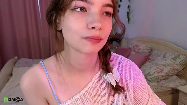 Snapshot of Evi_Brook chatting on April 18, 1:26 pm Evi Brook online show from April 18, 1:26 pm
