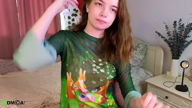 Snapshot of Evi_Brook chatting on April 30, 12:33 pm Evi Brook online show from April 30, 12:33 pm