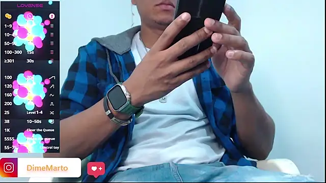 Snapshot of mike_black_22 chatting on June 19, 4:11 pm mike black 22 online show from June 19, 4:11 pm