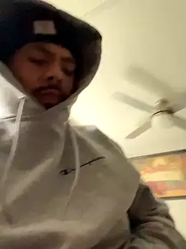 Snapshot of Bbrn69official chatting on October 30, 6:52 pm Bbrn69official online show from October 30, 6:52 pm