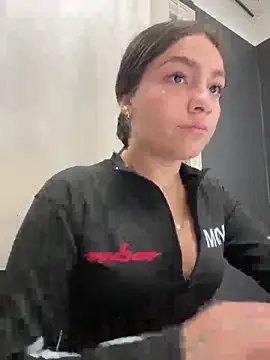 Snapshot of Alyha_Cortes chatting on September 25, 1:04 pm Alyha Cortes online show from September 25, 1:04 pm