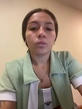 Alyha Cortes online show from March 17, 1:36 pm