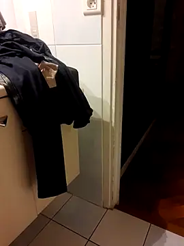 Snapshot of romeobravohotel chatting on January 5, 11:30 pm romeobravohotel online show from January 5, 11:30 pm