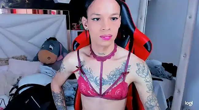 Snapshot of sara_slut21 chatting on December 9, 3:44 pm sara slut21 online show from December 9, 3:44 pm