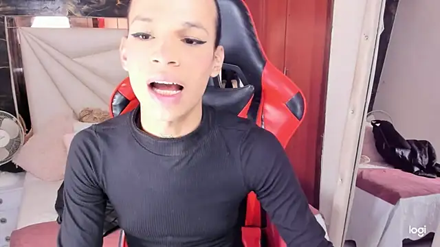 Snapshot of sara_slut21 chatting on December 19, 3:41 pm sara slut21 online show from December 19, 3:41 pm